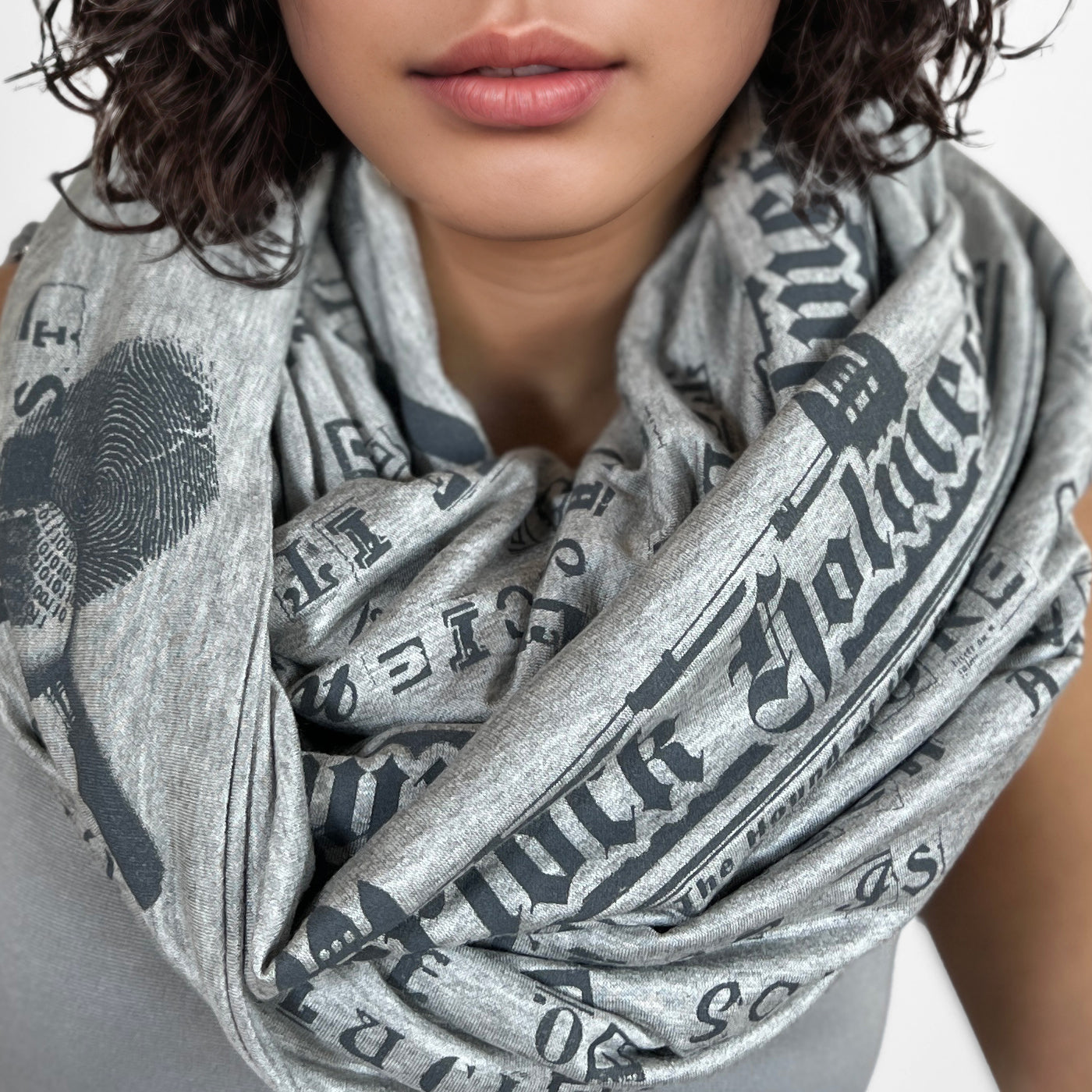The Sherlock Holmes Book Scarf by Arthur Conan Doyle , Heather Gray
